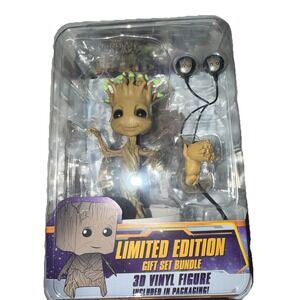 NECA Marvel Guardians of the Galaxy Groot Limited Edition 4-Item Gift Set Bundle
